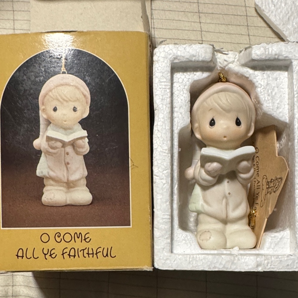 1983 Precious Moments “o Come All Ye Faithful” Holiday Ornament